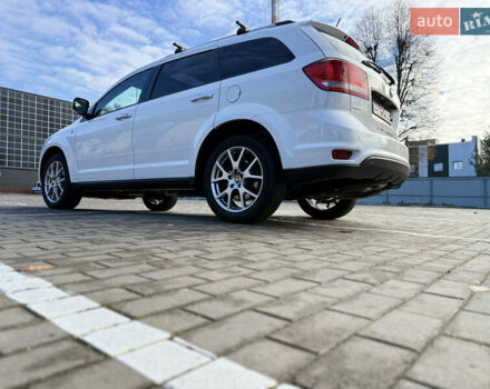 Фиат Фримонт 2014 в Луцке на Automoto.ua Белый Фиат Фримонт, объемом двигателя 2 л и пробегом 170 тыс. км за 12900 $, фото 6 на Automoto.ua