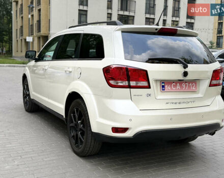 Білий Фіат Фрімонт, об'ємом двигуна 2 л та пробігом 182 тис. км за 12000 $, фото 4 на Automoto.ua