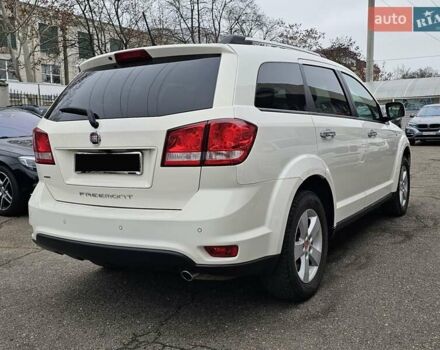 Белый Фиат Фримонт, объемом двигателя 1.96 л и пробегом 211 тыс. км за 14800 $, фото 7 на Automoto.ua