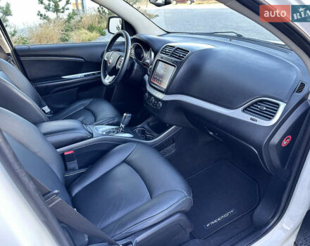 Белый Фиат Фримонт, объемом двигателя 2 л и пробегом 209 тыс. км за 13600 $, фото 69 на Automoto.ua