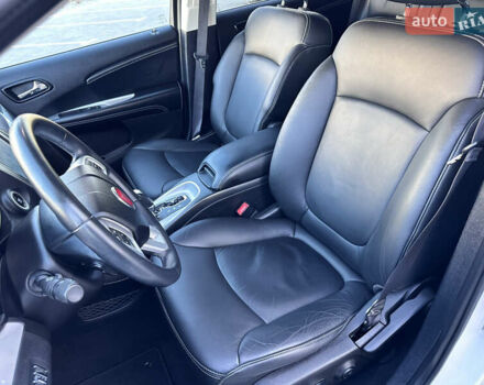 Белый Фиат Фримонт, объемом двигателя 2 л и пробегом 209 тыс. км за 13600 $, фото 55 на Automoto.ua