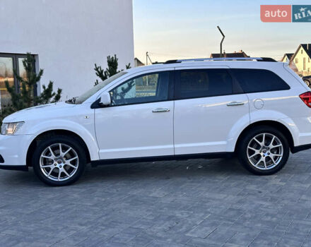 Белый Фиат Фримонт, объемом двигателя 2 л и пробегом 209 тыс. км за 13600 $, фото 6 на Automoto.ua