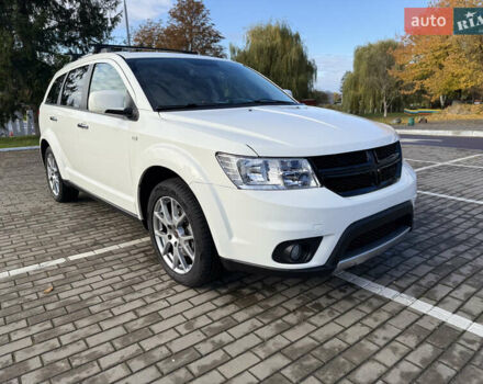 Фиат Фримонт 2014 в Луцке на Automoto.ua Белый Фиат Фримонт, объемом двигателя 2 л и пробегом 170 тыс. км за 12900 $, фото 1 на Automoto.ua