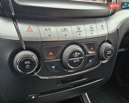 Белый Фиат Фримонт, объемом двигателя 1.96 л и пробегом 211 тыс. км за 14800 $, фото 34 на Automoto.ua