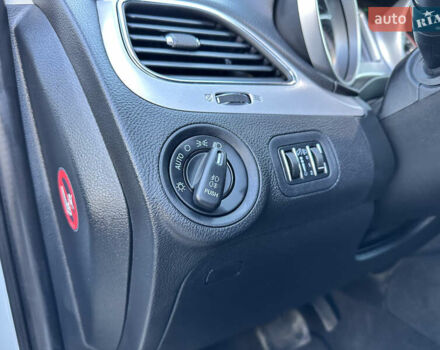 Белый Фиат Фримонт, объемом двигателя 2 л и пробегом 209 тыс. км за 13600 $, фото 89 на Automoto.ua