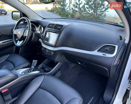 Белый Фиат Фримонт, объемом двигателя 2 л и пробегом 209 тыс. км за 13600 $, фото 96 на Automoto.ua