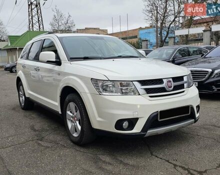 Белый Фиат Фримонт, объемом двигателя 1.96 л и пробегом 211 тыс. км за 14800 $, фото 3 на Automoto.ua