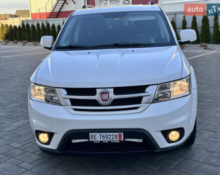 Белый Фиат Фримонт, объемом двигателя 2 л и пробегом 209 тыс. км за 13600 $, фото 2 на Automoto.ua