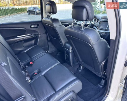 Белый Фиат Фримонт, объемом двигателя 2 л и пробегом 209 тыс. км за 13600 $, фото 97 на Automoto.ua