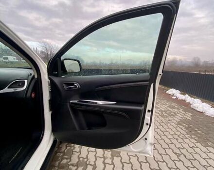 Белый Фиат Фримонт, объемом двигателя 1.96 л и пробегом 140 тыс. км за 14999 $, фото 7 на Automoto.ua