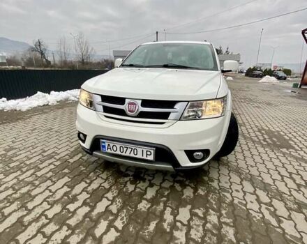 Белый Фиат Фримонт, объемом двигателя 1.96 л и пробегом 140 тыс. км за 14999 $, фото 1 на Automoto.ua