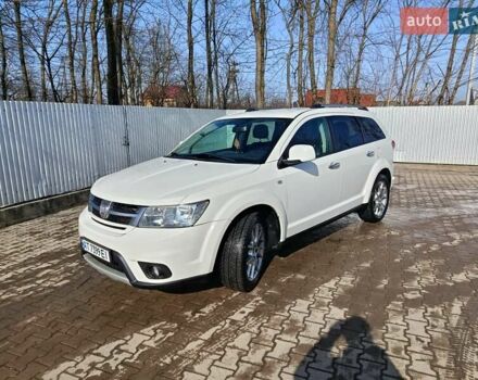 Белый Фиат Фримонт, объемом двигателя 2 л и пробегом 238 тыс. км за 12000 $, фото 1 на Automoto.ua