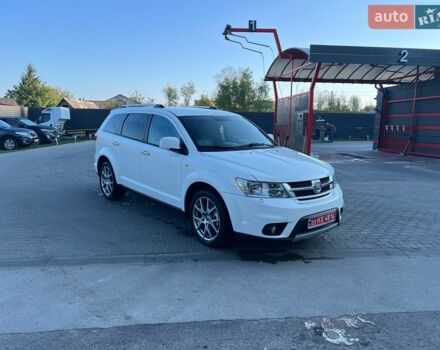 Белый Фиат Фримонт, объемом двигателя 2 л и пробегом 272 тыс. км за 11999 $, фото 1 на Automoto.ua