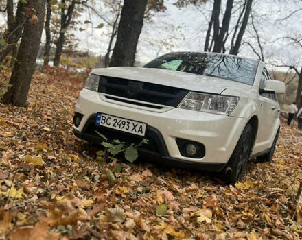 Белый Фиат Фримонт, объемом двигателя 1.96 л и пробегом 260 тыс. км за 13000 $, фото 1 на Automoto.ua