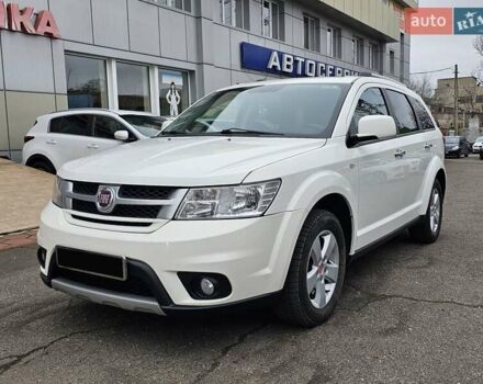 Белый Фиат Фримонт, объемом двигателя 1.96 л и пробегом 211 тыс. км за 14800 $, фото 1 на Automoto.ua