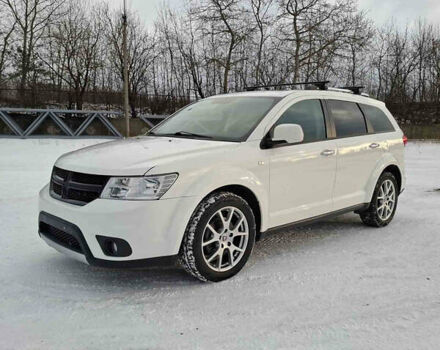 Белый Фиат Фримонт, объемом двигателя 2 л и пробегом 172 тыс. км за 12500 $, фото 1 на Automoto.ua