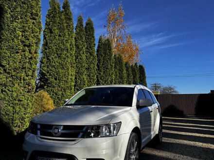 Белый Фиат Фримонт, объемом двигателя 1.96 л и пробегом 222 тыс. км за 11400 $, фото 1 на Automoto.ua