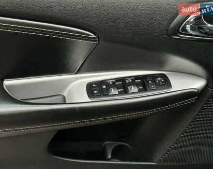 Черный Фиат Фримонт, объемом двигателя 2 л и пробегом 232 тыс. км за 13400 $, фото 13 на Automoto.ua