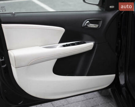 Черный Фиат Фримонт, объемом двигателя 1.96 л и пробегом 206 тыс. км за 12000 $, фото 32 на Automoto.ua