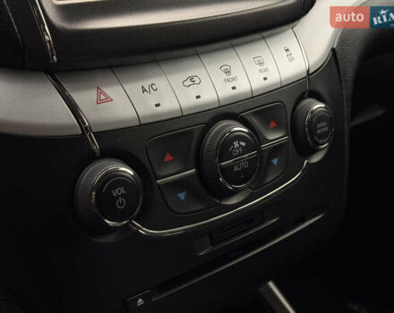 Черный Фиат Фримонт, объемом двигателя 2 л и пробегом 136 тыс. км за 15500 $, фото 34 на Automoto.ua