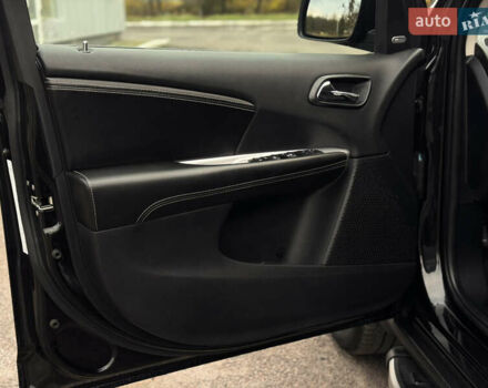 Черный Фиат Фримонт, объемом двигателя 2 л и пробегом 136 тыс. км за 15500 $, фото 25 на Automoto.ua