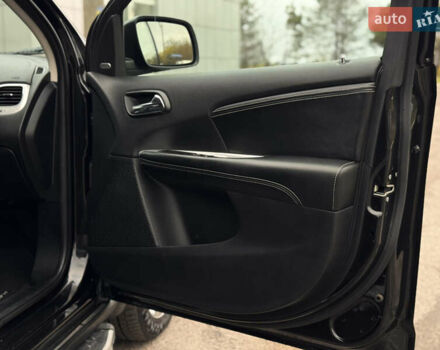 Черный Фиат Фримонт, объемом двигателя 2 л и пробегом 136 тыс. км за 15500 $, фото 48 на Automoto.ua