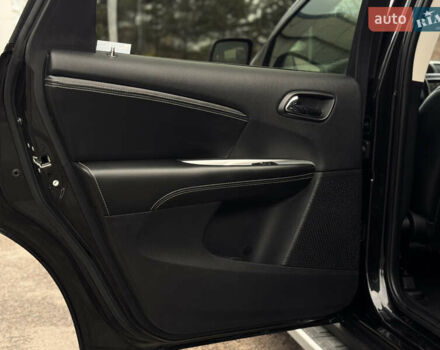 Черный Фиат Фримонт, объемом двигателя 2 л и пробегом 136 тыс. км за 15500 $, фото 35 на Automoto.ua