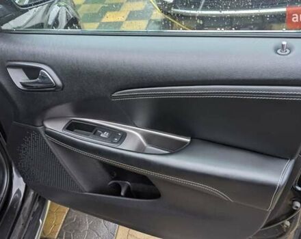 Черный Фиат Фримонт, объемом двигателя 1.96 л и пробегом 175 тыс. км за 15500 $, фото 10 на Automoto.ua