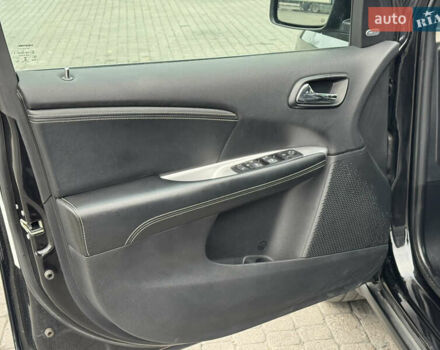 Черный Фиат Фримонт, объемом двигателя 1.96 л и пробегом 119 тыс. км за 15700 $, фото 16 на Automoto.ua