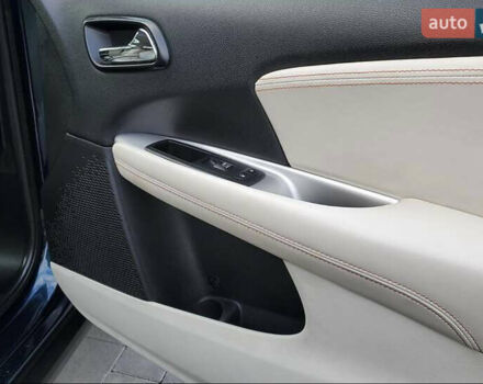 Фиат Фримонт, объемом двигателя 1.96 л и пробегом 230 тыс. км за 12500 $, фото 5 на Automoto.ua