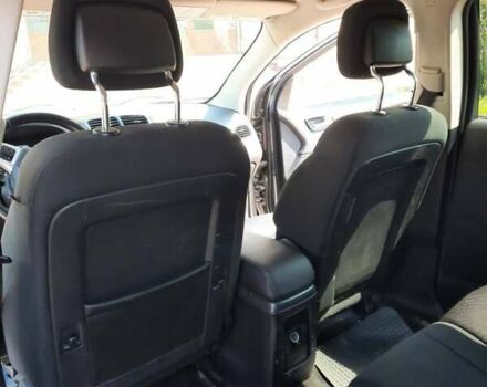 Серый Фиат Фримонт, объемом двигателя 2 л и пробегом 260 тыс. км за 10500 $, фото 2 на Automoto.ua