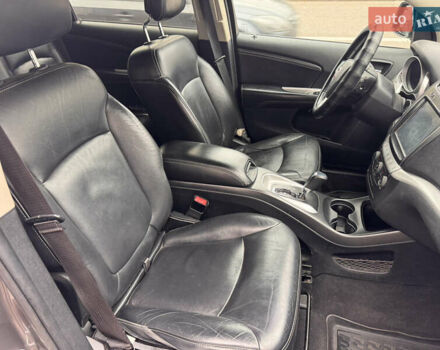 Серый Фиат Фримонт, объемом двигателя 2 л и пробегом 279 тыс. км за 9800 $, фото 10 на Automoto.ua