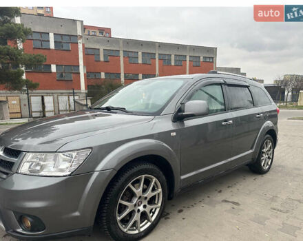 Серый Фиат Фримонт, объемом двигателя 1.96 л и пробегом 296 тыс. км за 10700 $, фото 3 на Automoto.ua