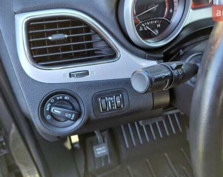 Серый Фиат Фримонт, объемом двигателя 1.96 л и пробегом 230 тыс. км за 12100 $, фото 4 на Automoto.ua