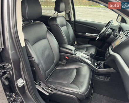 Серый Фиат Фримонт, объемом двигателя 0 л и пробегом 209 тыс. км за 14750 $, фото 78 на Automoto.ua