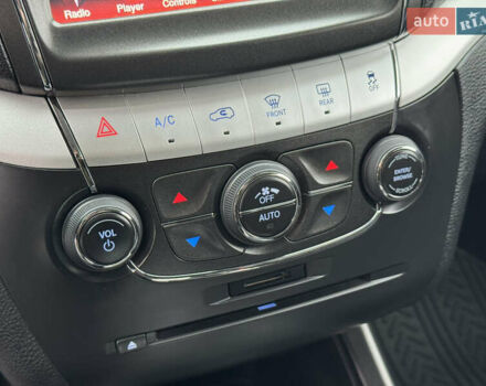 Серый Фиат Фримонт, объемом двигателя 0 л и пробегом 209 тыс. км за 14750 $, фото 44 на Automoto.ua