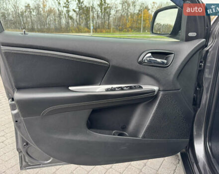 Серый Фиат Фримонт, объемом двигателя 0 л и пробегом 209 тыс. км за 14750 $, фото 35 на Automoto.ua