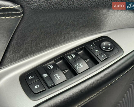 Серый Фиат Фримонт, объемом двигателя 0 л и пробегом 209 тыс. км за 14750 $, фото 37 на Automoto.ua