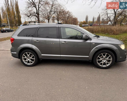 Серый Фиат Фримонт, объемом двигателя 2 л и пробегом 279 тыс. км за 9800 $, фото 1 на Automoto.ua