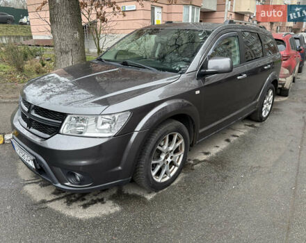 Серый Фиат Фримонт, объемом двигателя 1.96 л и пробегом 250 тыс. км за 11500 $, фото 1 на Automoto.ua