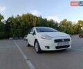Белый Фиат Гранде Пунто, объемом двигателя 1.4 л и пробегом 201 тыс. км за 4300 $, фото 2 на Automoto.ua