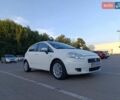 Белый Фиат Гранде Пунто, объемом двигателя 1.4 л и пробегом 201 тыс. км за 4300 $, фото 1 на Automoto.ua