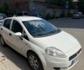 Белый Фиат Гранде Пунто, объемом двигателя 1.2 л и пробегом 234 тыс. км за 4250 $, фото 1 на Automoto.ua