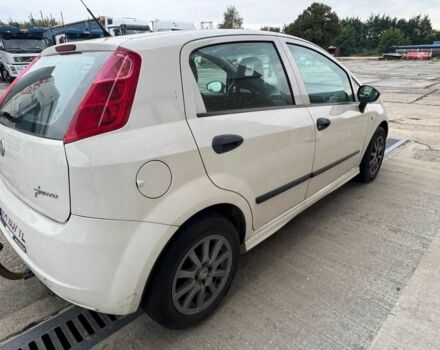 Белый Фиат Гранде Пунто, объемом двигателя 1.2 л и пробегом 293 тыс. км за 3500 $, фото 8 на Automoto.ua