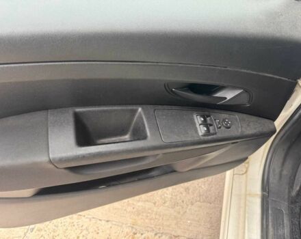 Белый Фиат Гранде Пунто, объемом двигателя 1.2 л и пробегом 293 тыс. км за 3500 $, фото 3 на Automoto.ua