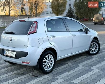 Белый Фиат Гранде Пунто, объемом двигателя 1.37 л и пробегом 74 тыс. км за 5600 $, фото 6 на Automoto.ua