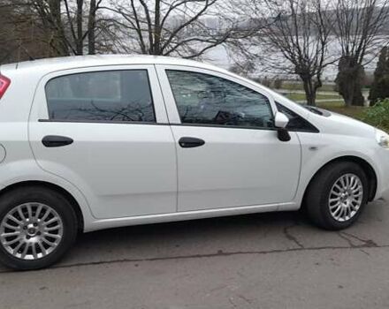 Белый Фиат Гранде Пунто, объемом двигателя 1.4 л и пробегом 117 тыс. км за 5899 $, фото 33 на Automoto.ua