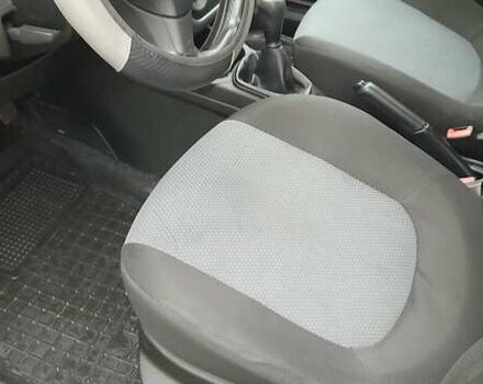 Белый Фиат Гранде Пунто, объемом двигателя 1.4 л и пробегом 117 тыс. км за 5899 $, фото 11 на Automoto.ua