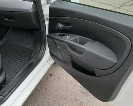 Белый Фиат Гранде Пунто, объемом двигателя 1.4 л и пробегом 117 тыс. км за 5899 $, фото 17 на Automoto.ua