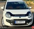 Белый Фиат Гранде Пунто, объемом двигателя 1.4 л и пробегом 187 тыс. км за 5400 $, фото 4 на Automoto.ua